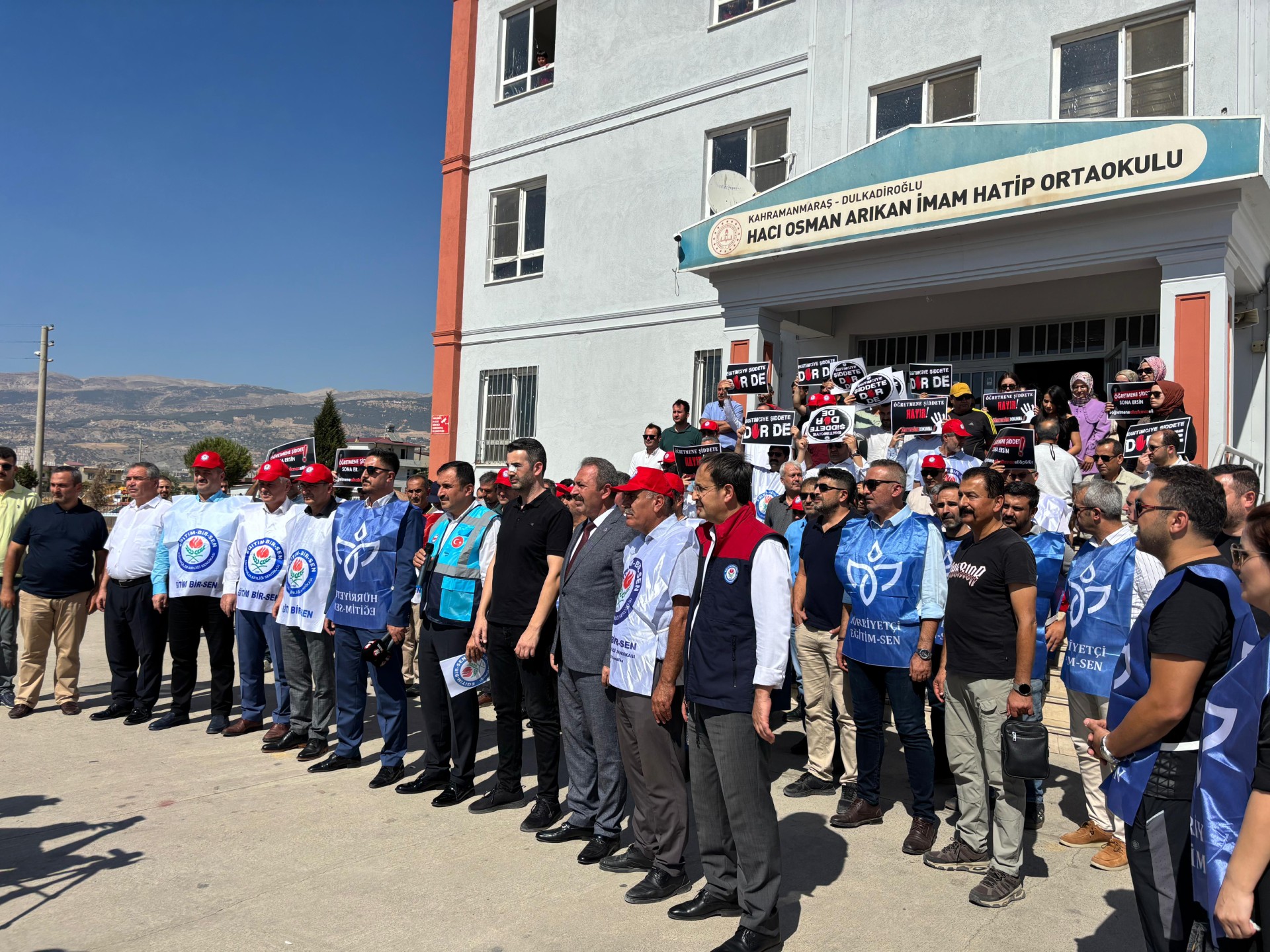 Eği̇ti̇m Bi̇r Sen Basin Açiklamasi (1)