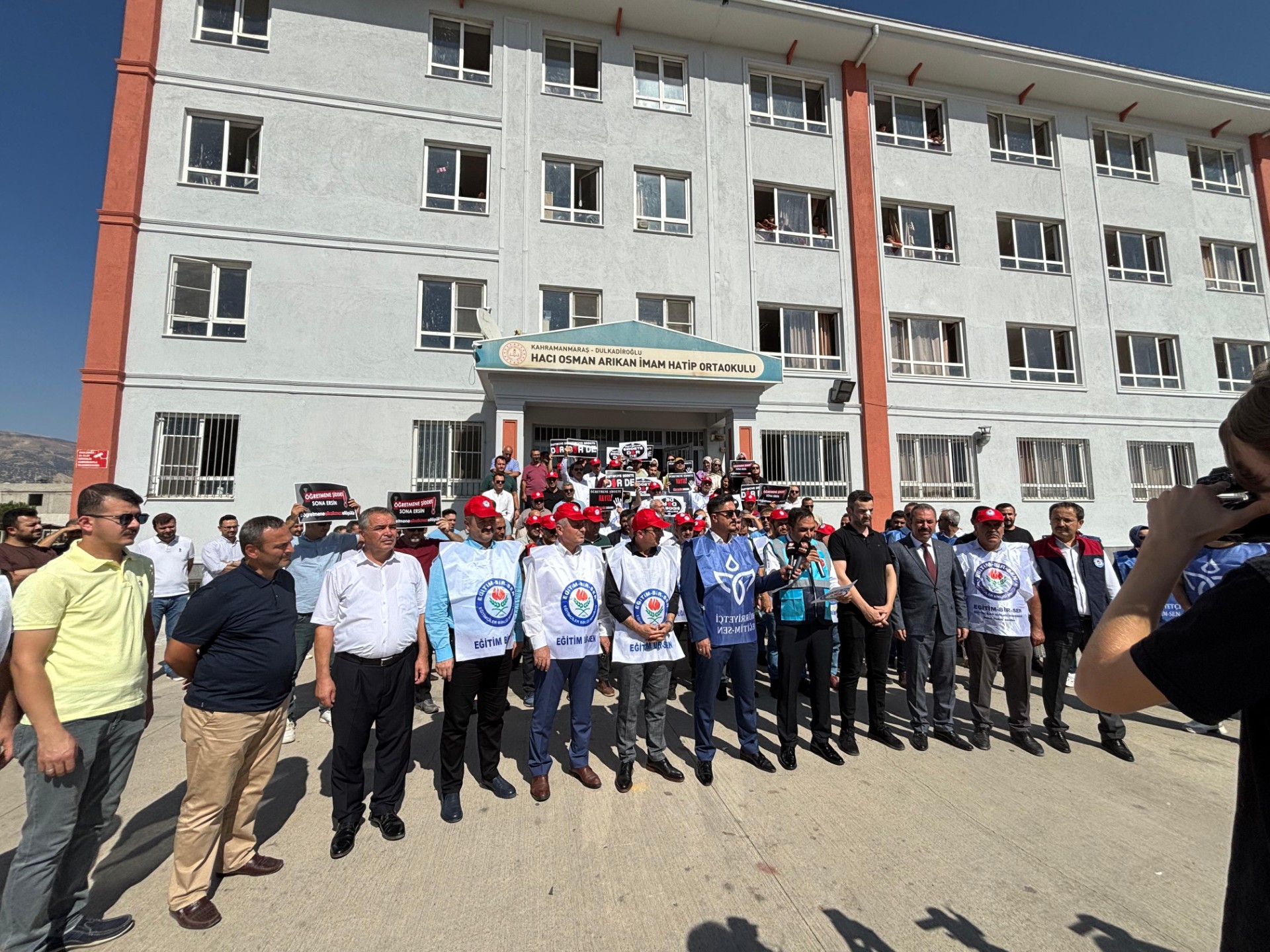 Eği̇ti̇m Bi̇r Sen Basin Açiklamasi (4)