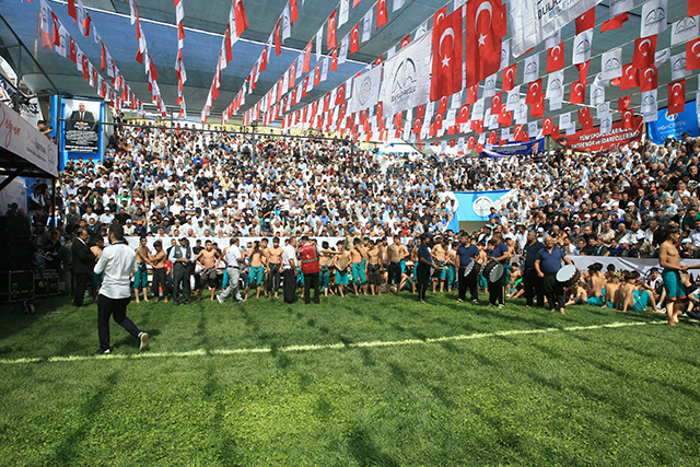 Geleneksel Bertiz Boyalı Kısa Şalvar Güreş Festivali Düzenlendi (2)