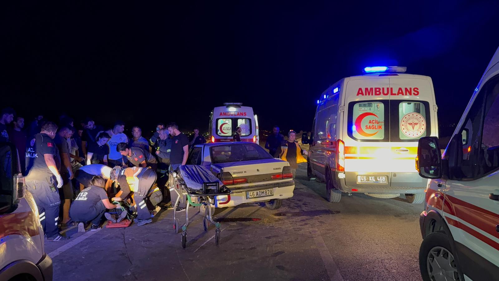 İki Otomobilin Çarpıştığı Kazada 10 Kişi Yaralandı (2)
