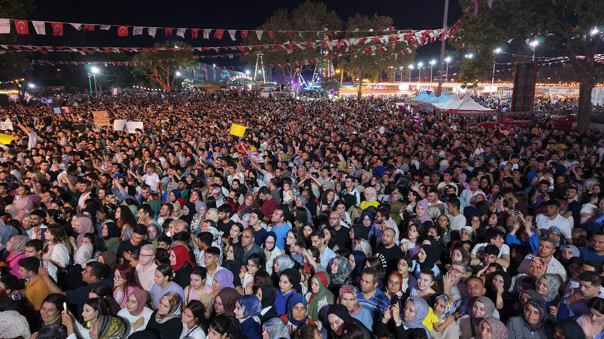 Resul Dindar, Ağustos Fuarı’ndakaradeniz Fırtınası Estirdi (7)