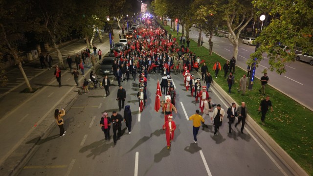 Cumhuriyet Yürüyüşü(4) Copy 640X360