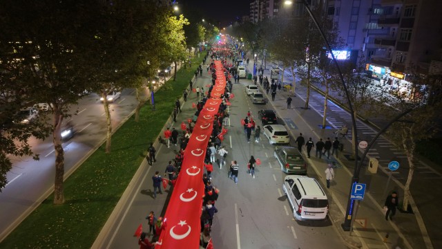 Cumhuriyet Yürüyüşü(6) Copy 640X360