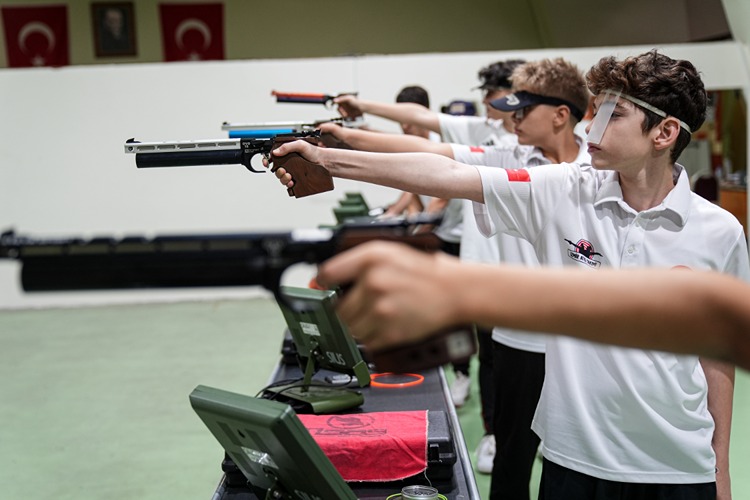 İzmirli Rekortmen Atıcılar, Yusuf Dikeç'in Izinden Gidiyor (3)