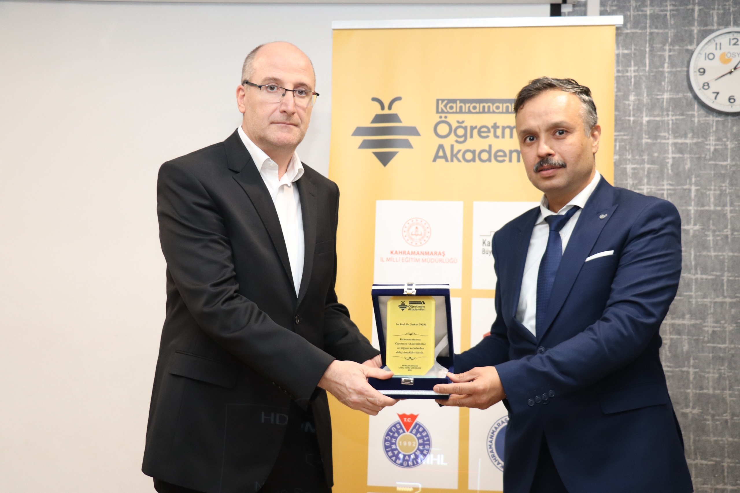 Öğretmenlik Mesleğini Felsefi Bir Perspektiften Değerlendirdi (1)