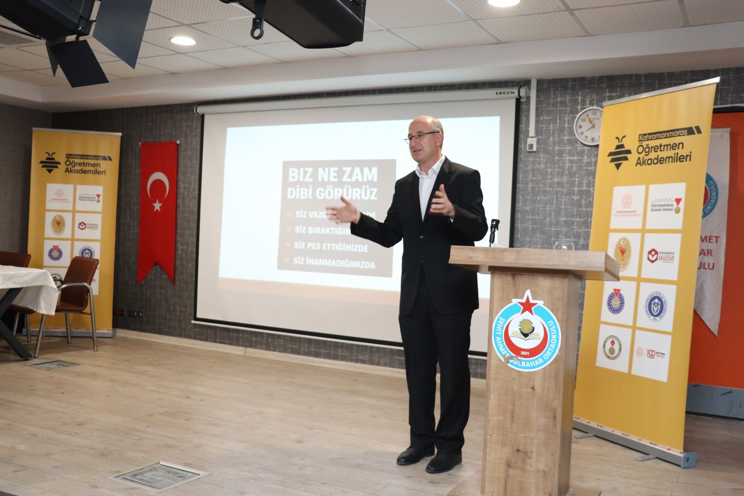 Öğretmenlik Mesleğini Felsefi Bir Perspektiften Değerlendirdi (6)