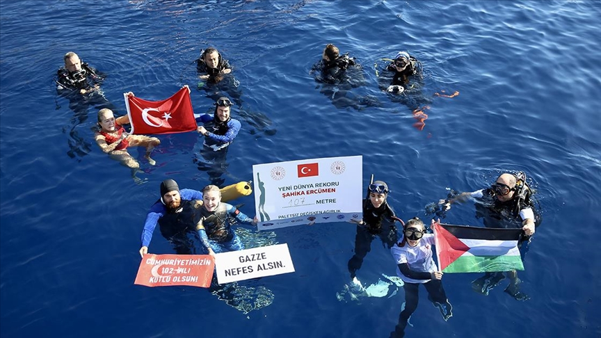 Şahika Ercümen, Değişken Ağırlık Paletsiz Dalışta Dünya Rekorunu Geliştirdi (2)
