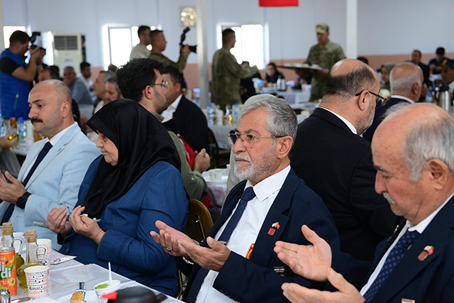 Şehit Aileleri Ve Gazilerle (3)