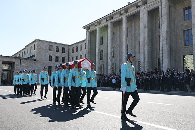 Tbmm Başkani Kurtulmuş, Eski̇ Mi̇lletveki̇li̇ Ökkeş Şendi̇ller İçi̇n Mecli̇s'te Düzenlenen Cenaze Töreni̇ne Katildi0