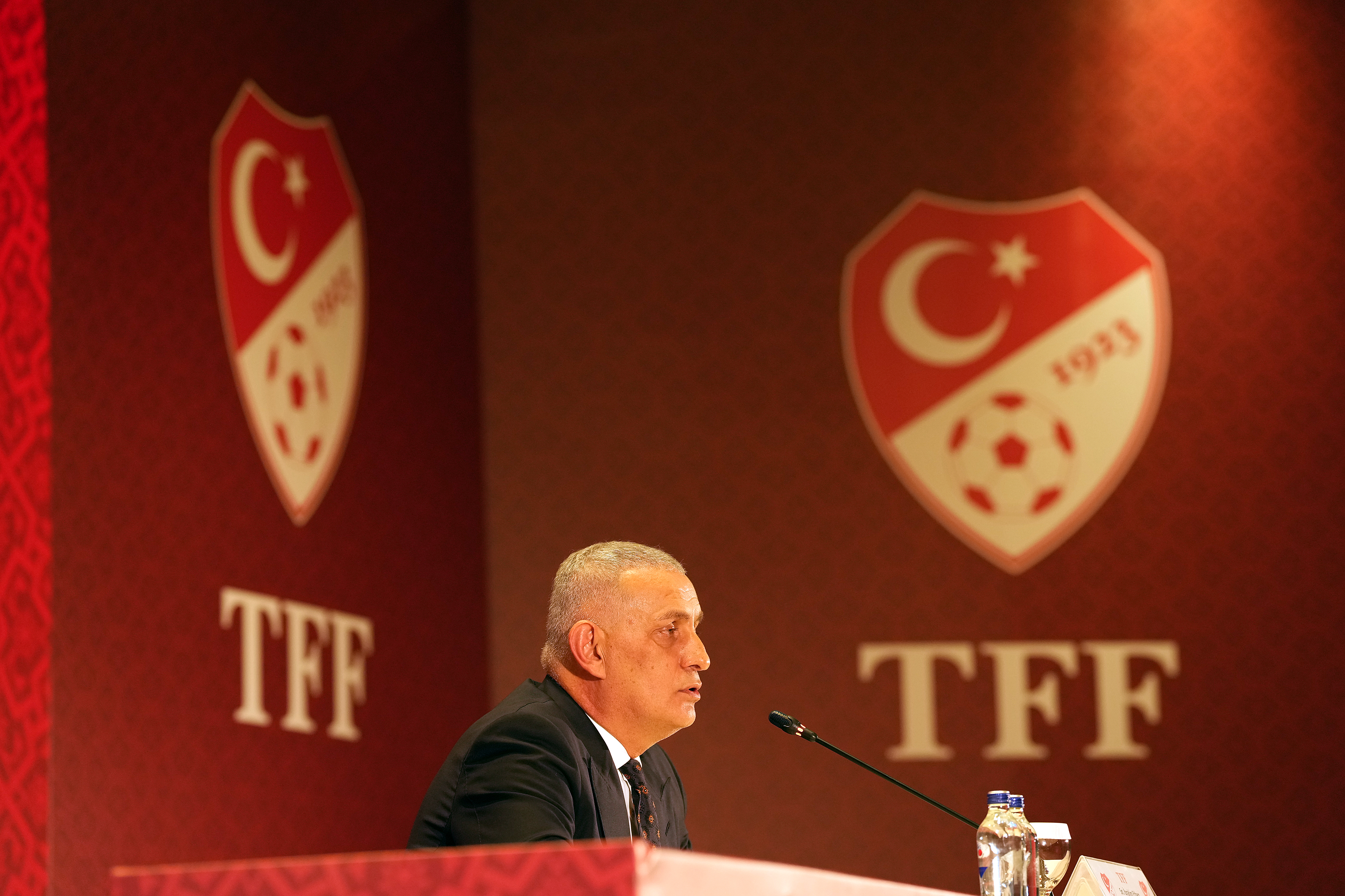 Tff Başkanı Hacıosmanoğlu Basın Toplantısı Düzenledi (1)