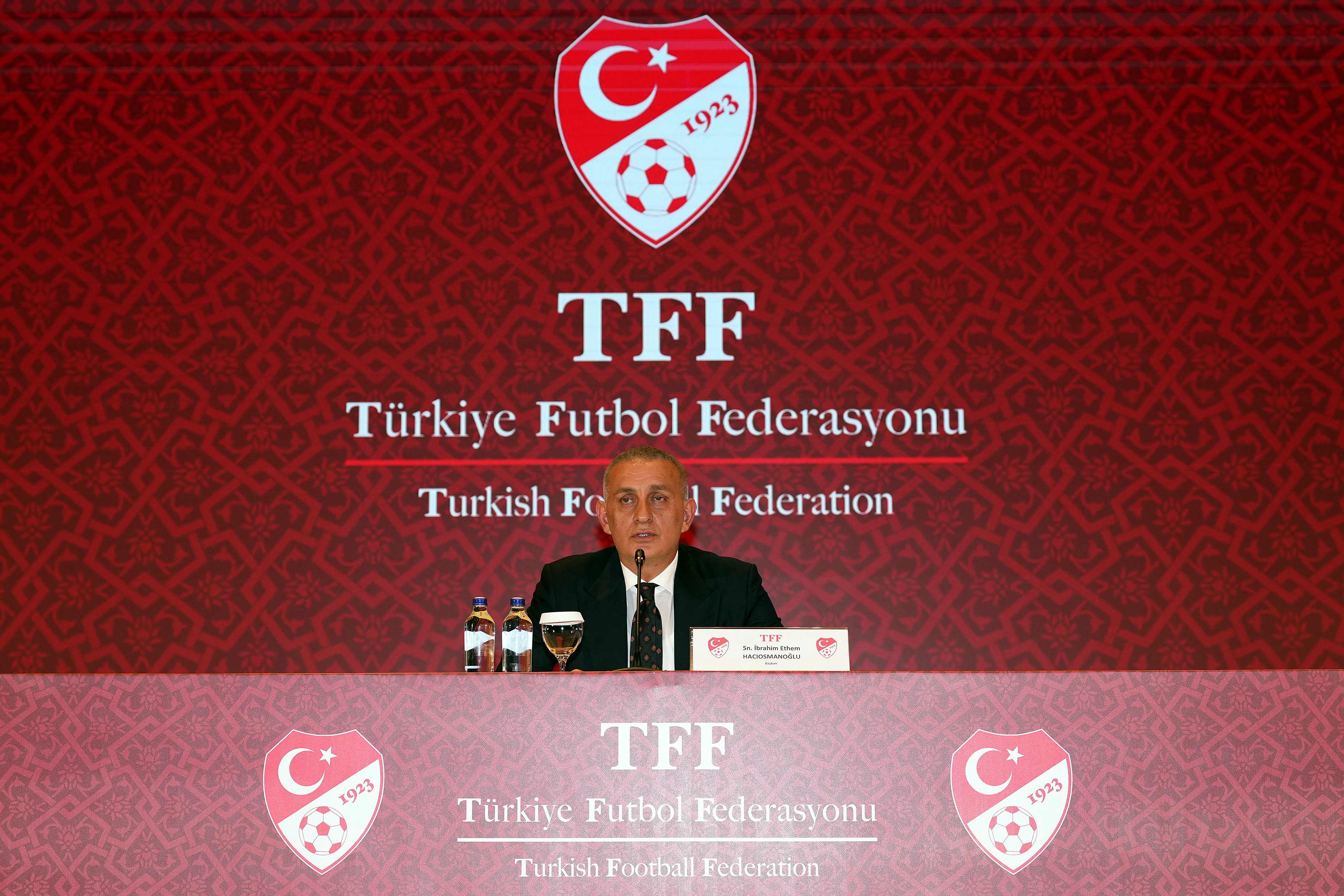 Tff Başkanı Hacıosmanoğlu Basın Toplantısı Düzenledi (3)