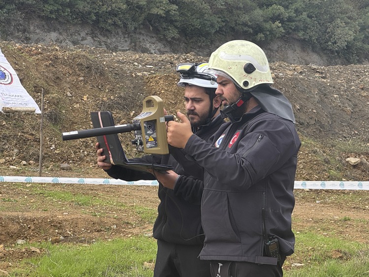 Tüdak'ın Gerçeğini Aratmayan Deprem Tatbikatını Aa Ekipleri Görüntüledi (1)