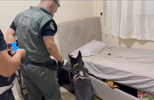 Uyuşturucu Operasyonunda 15 Zanlı Tutuklandı (2)
