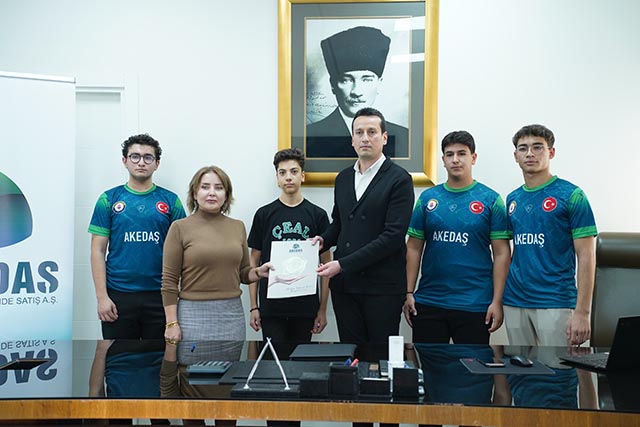 10 Akedaş, Genç Zihinlerin Yanında (2)