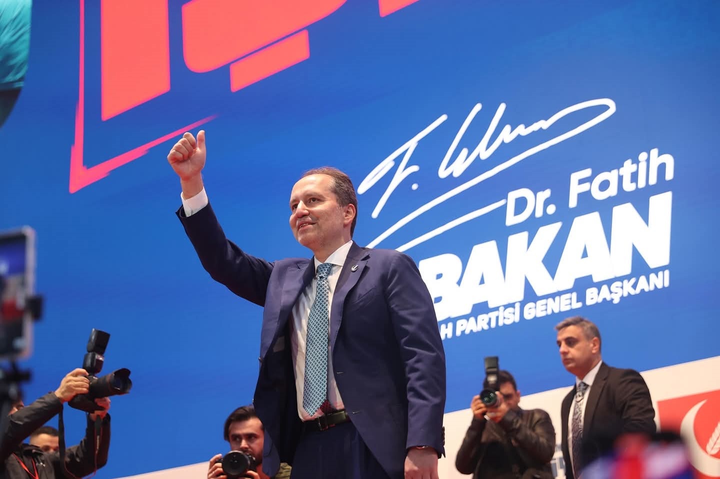 A07D3Bd0 C161 4318 8969 1D7E2C1D5B5F