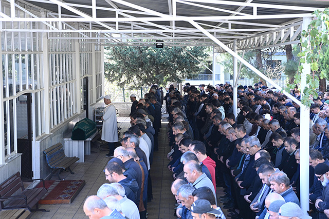 Cenaze Töreni (1)-2