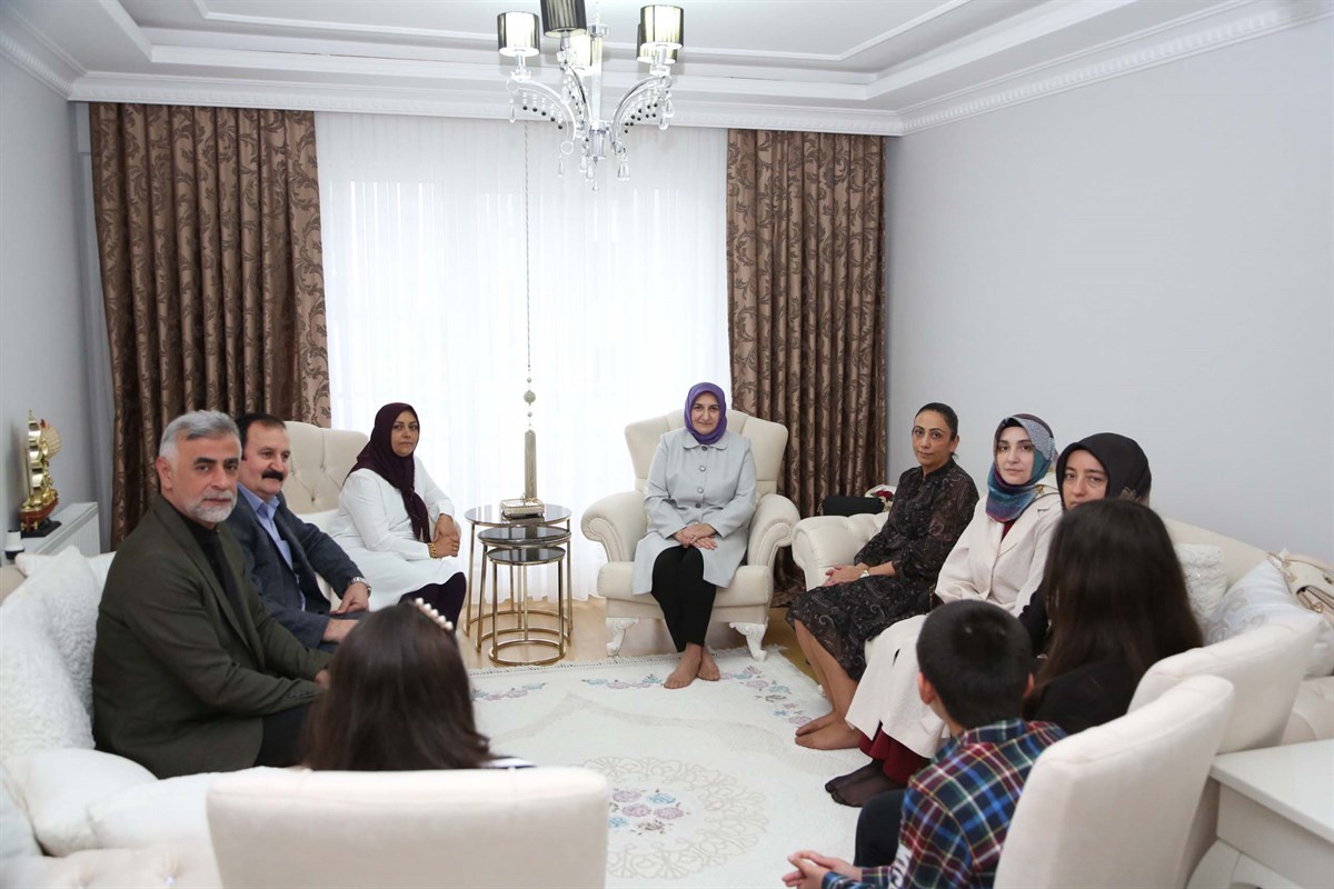 Dr. Selma Ünlüer Koruyucu Aileyi Ziyaret Etti (2)