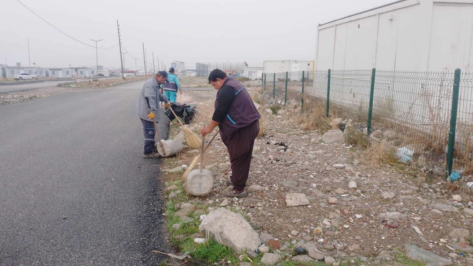Dulkadiroğlu Belediyesi, Umut Konteyner Kent Ve İlçe Genelinde Temizlik Çalışmalarını Sürdürüyor (2)