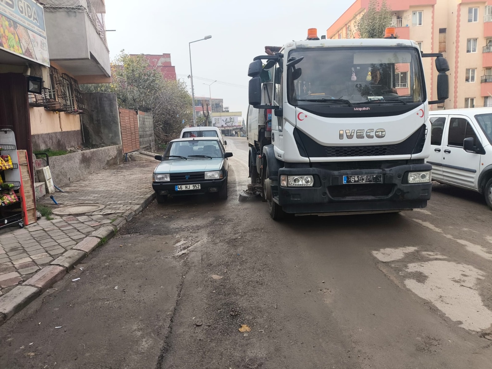 Dulkadiroğlu Belediyesi, Umut Konteyner Kent Ve İlçe Genelinde Temizlik Çalışmalarını Sürdürüyor (4)