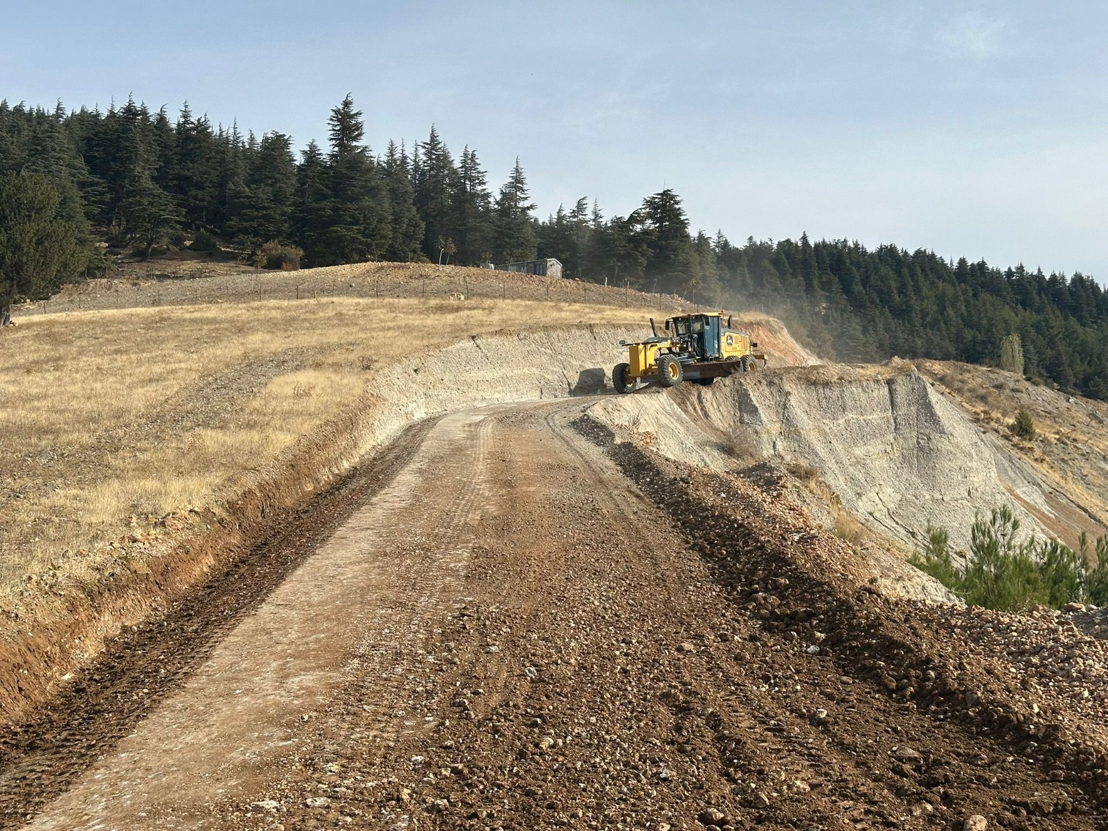 Kazanlıpınar’da Sathi Kaplama Öncesi Zemin İyileştirme Çalışmaları Sürüyor (3)
