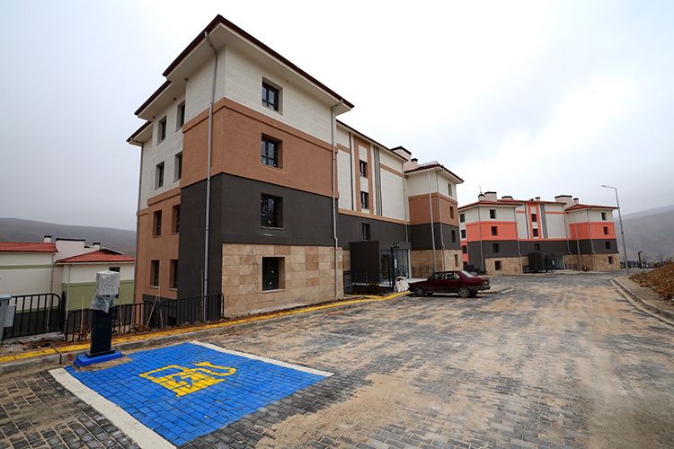 Malatya'da Deprem Ve Sosyal Konutların Anahtar Teslimi Sürüyor (1)