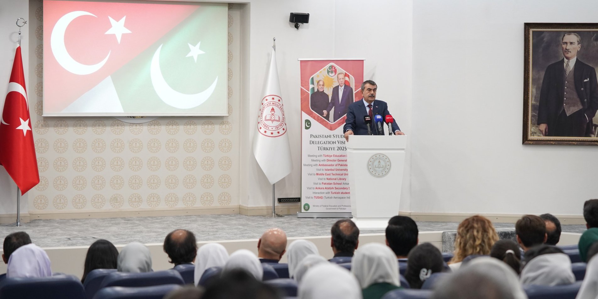 Milli Eğitim Bakanı Tekin, Pakistanlı Öğrencileri Kabul Etti0