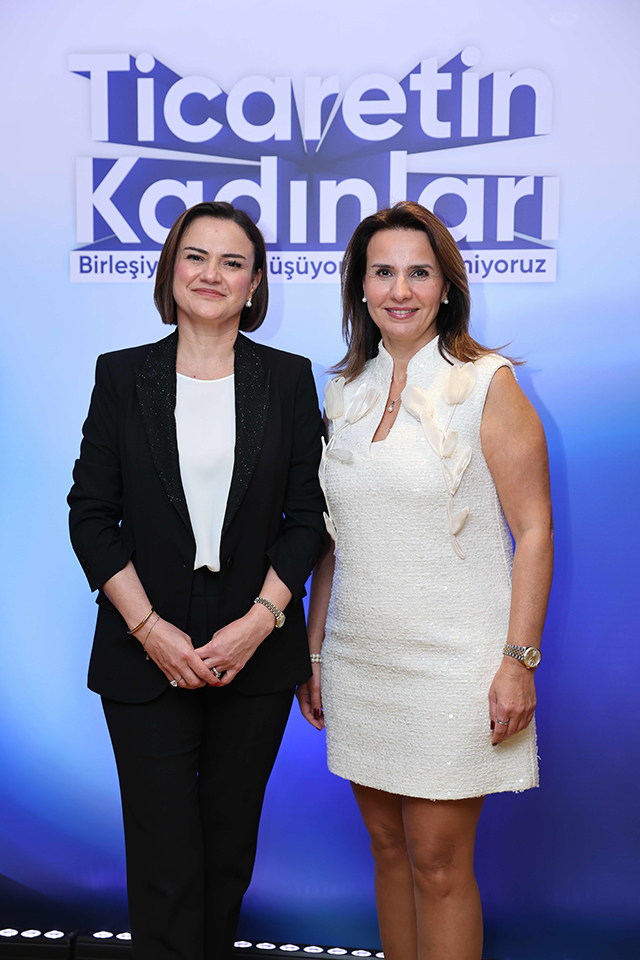 Si̇bel Kaya Esra Bezi̇rci̇oğlu-1