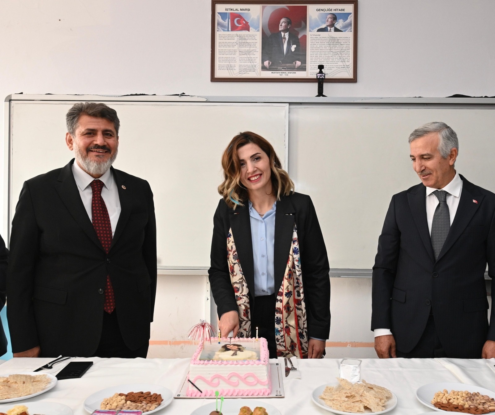 Vali Ünlüer’den 24 Kasım’da Anlamlı Ziyaret (3)