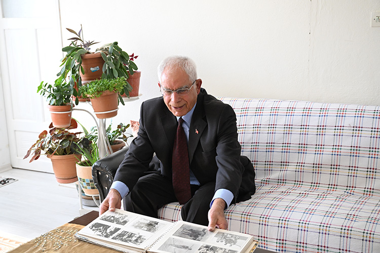 Yusuf Dikeç'in Atıcılıktaki Ustalığı Ilkokul Öğretmeninin De Gözünden Kaçmamış (3)