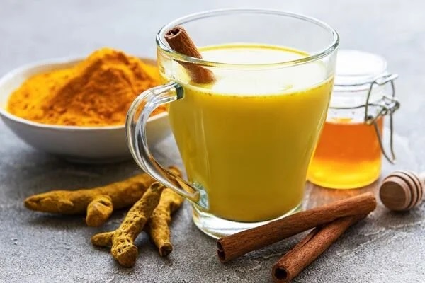 Zerdeçallı Sütün Bilmediğiniz 12 Faydası