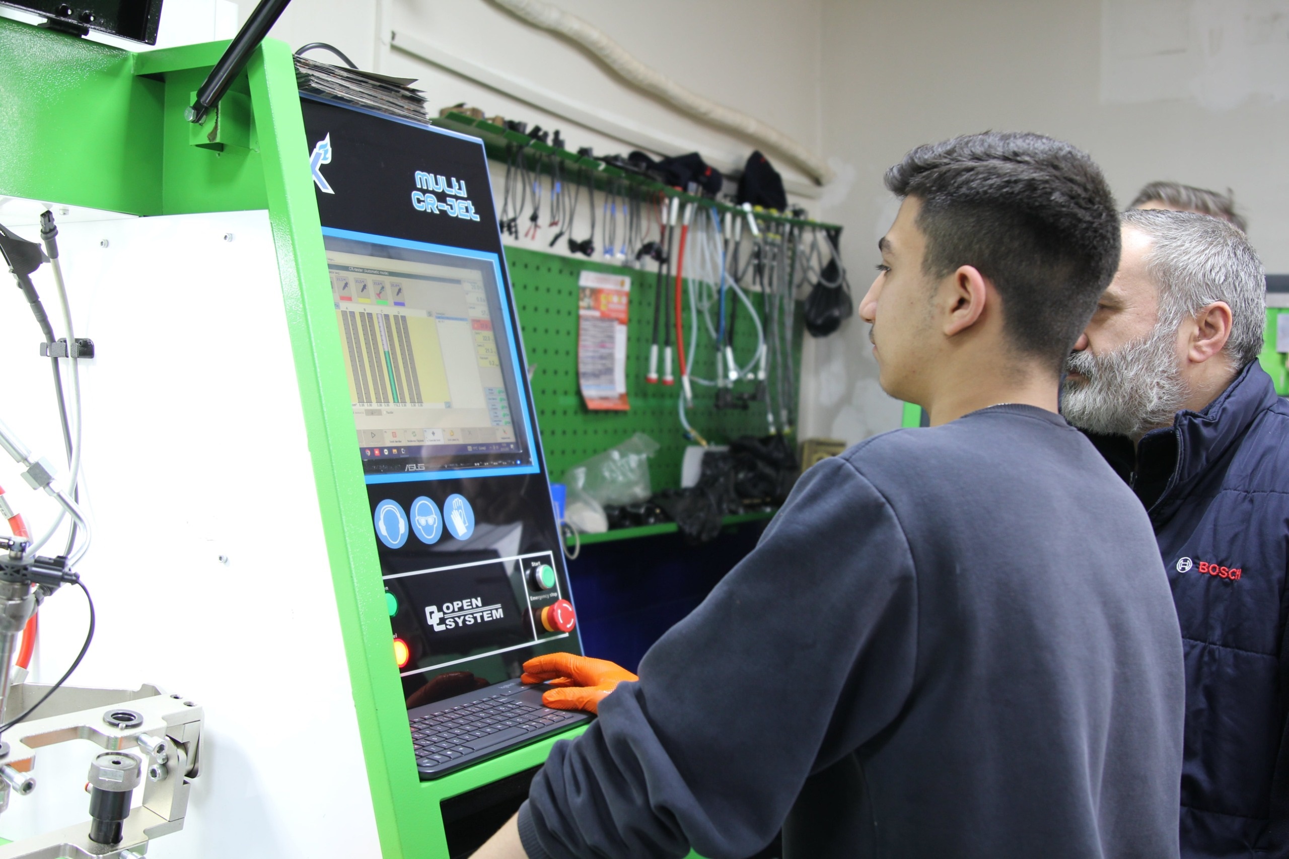 16 Derslikli Yeni Mesleki Eğitim Merkezi Hizmete Açıldı (4)