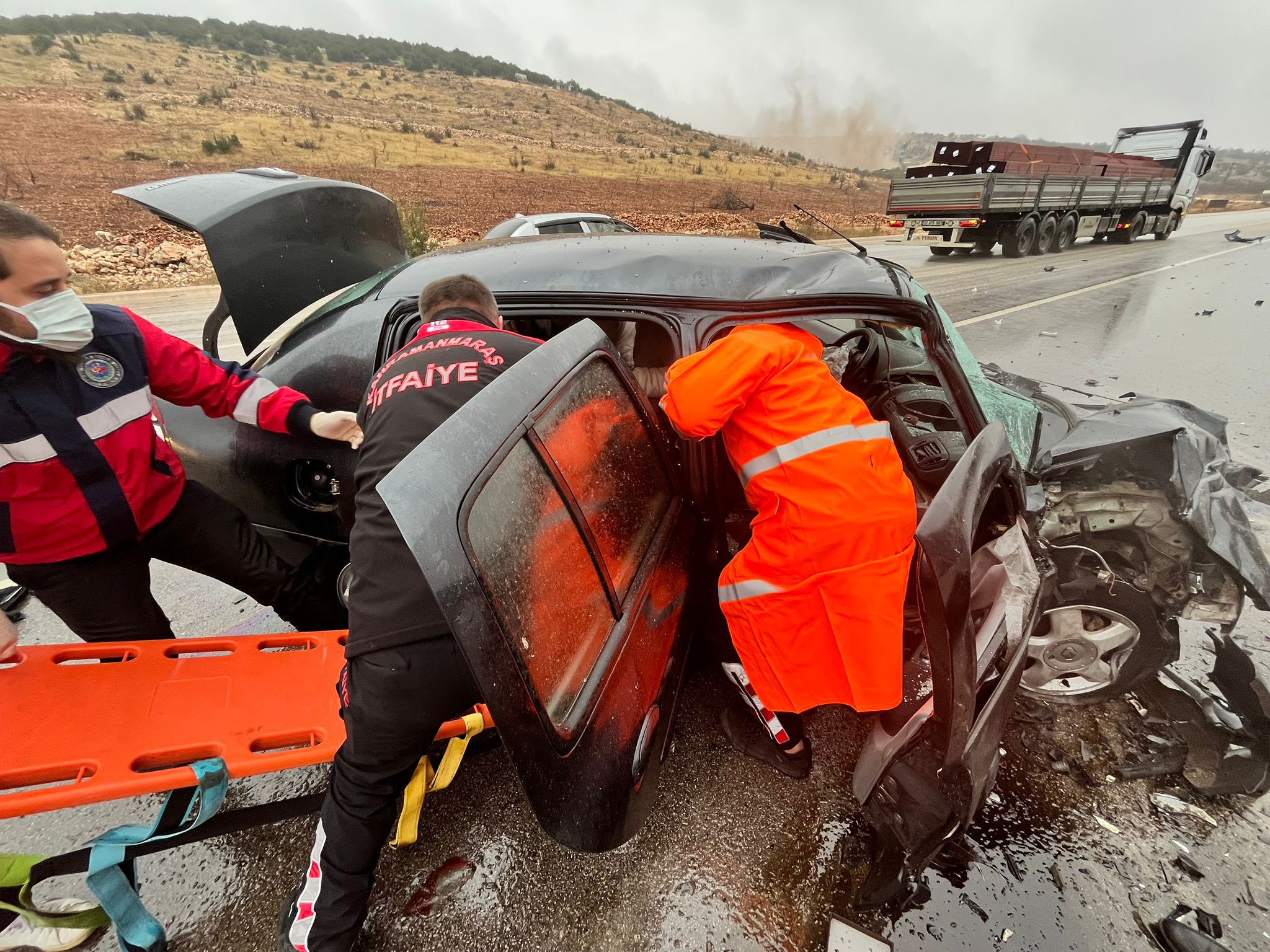 A A 20251208 39926260 39926258 K A H R A M A N M A R A S T A I K I O T O M O B I L I N C A R P I S T I G I K A Z A D A 1 K I S I O L D U 2 K I S I Y A R A L A N D I