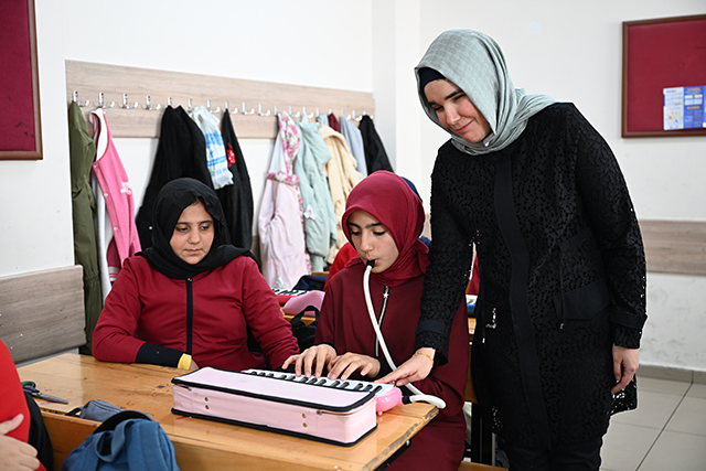 A A 20251210 39939161 39939159 G O R M E E N G E L L I M U Z I K O G R E T M E N I M E L O D I L E R L E O G R E N C I L E R I N E I L H A M O L U Y O R