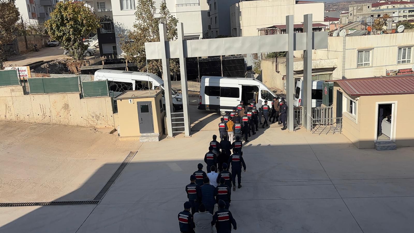 A A 20251210 39947599 39947597 K A H R A M A N M A R A S M E R K E Z L I T E F E C I L I K O P E R A S Y O N U N D A 17 S U P H E L I T U T U K L A N D I