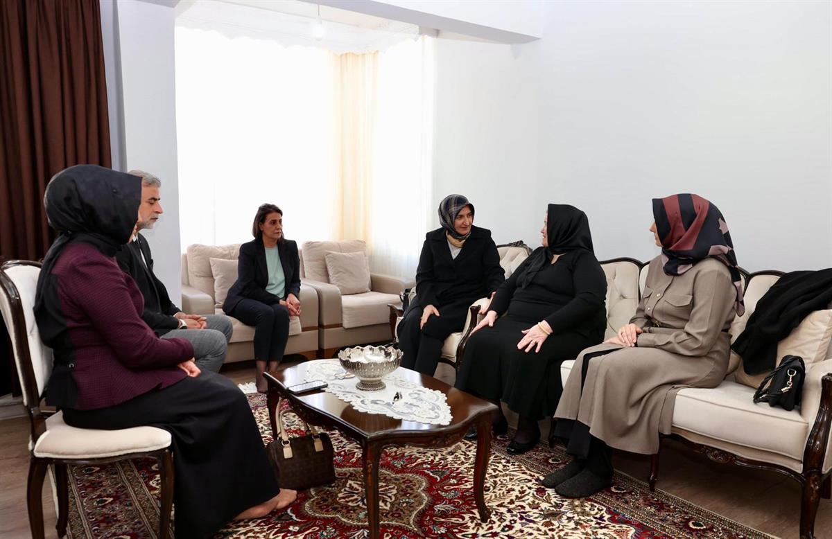 Dr. Ünlüer Hanımefendi’den Şehit Ailesine Ziyaret0