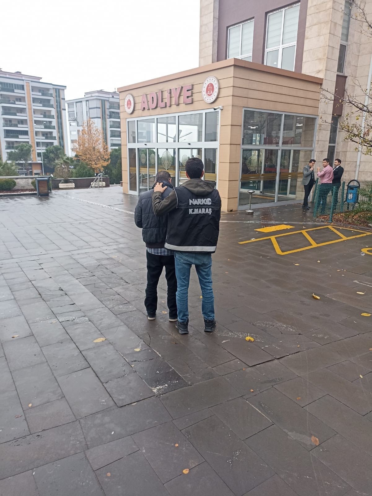 Uyuşturucu Ve Cep Telefonu Ele Geçirildi! (1)