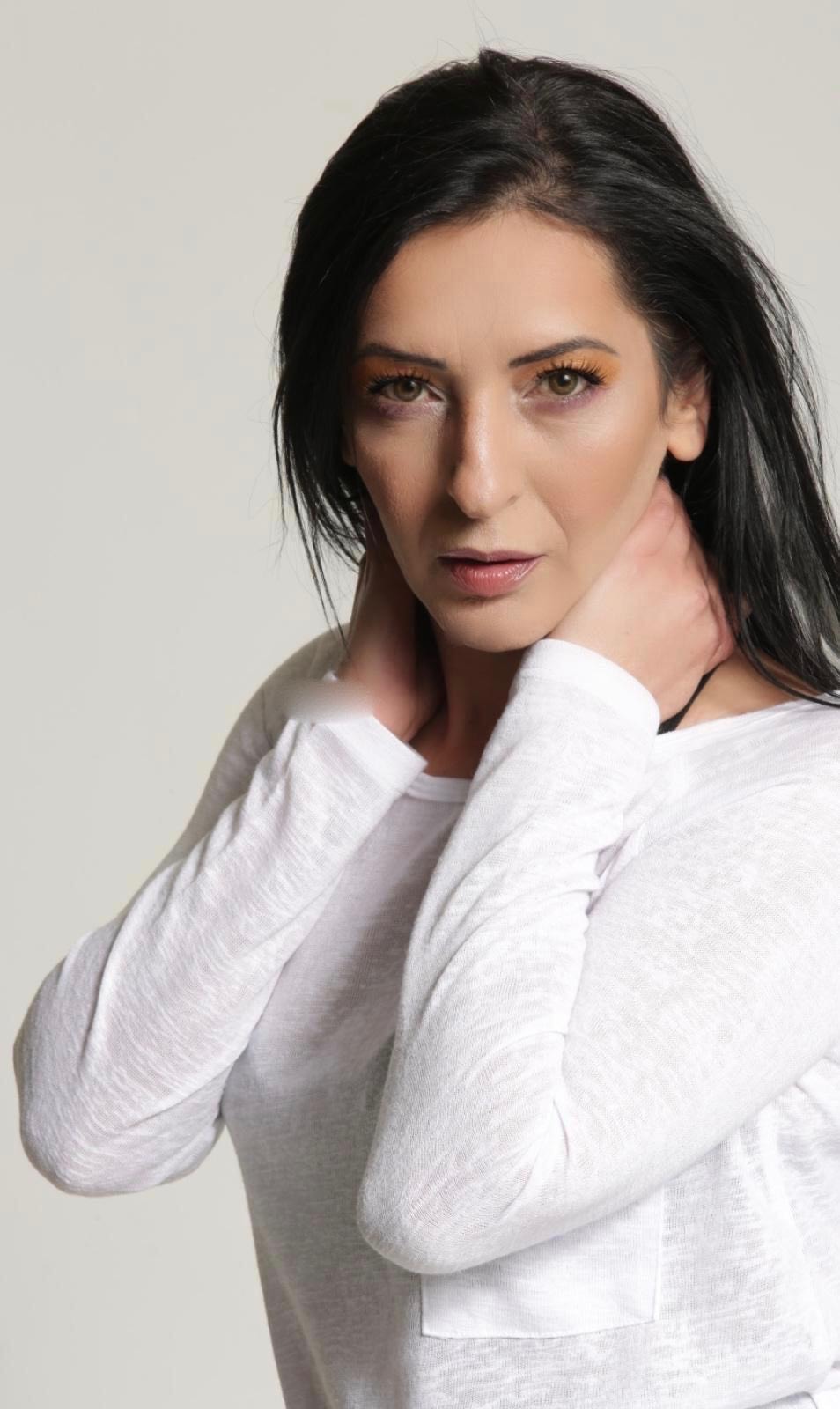 54612B18 6452 4604 Acc2 D8339809B7D5