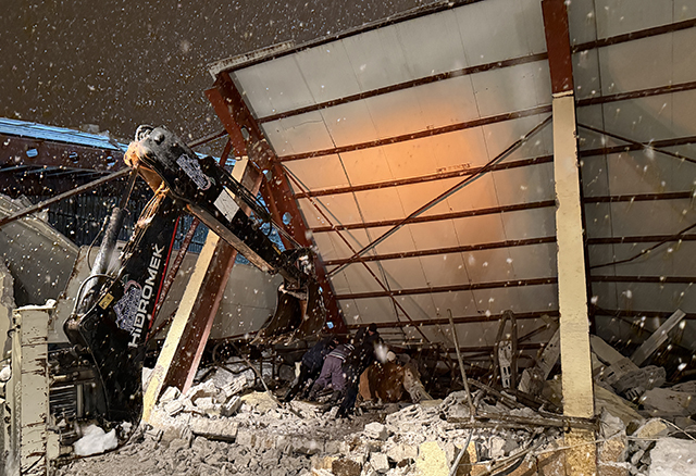 A A 20260112 40236127 40236125 K A H R A M A N M A R A S T A K A R N E D E N I Y L E C A T I S I C O K E N B E S I A H I R I N D A 18 B U Y U K B A S T E L E F O L D U