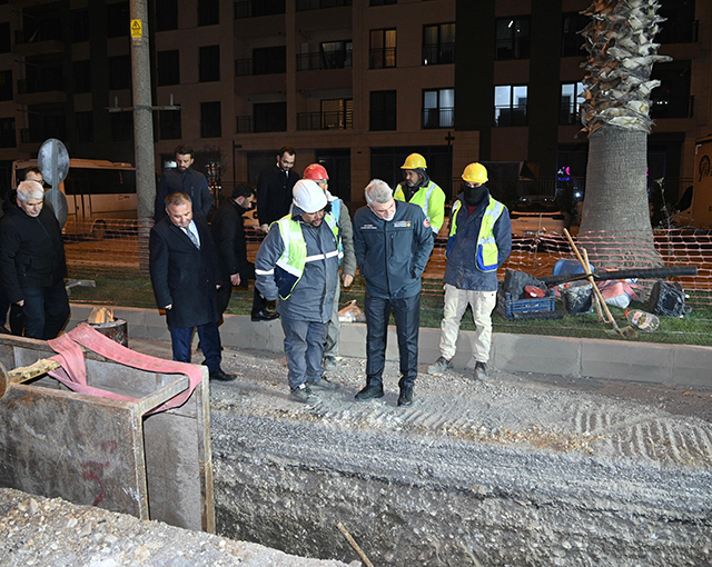 Başkan Görgel, Şehir Merkezindeki Alt Ve Üstyapı Çalışmalarını Yerinde İnceledi (5)