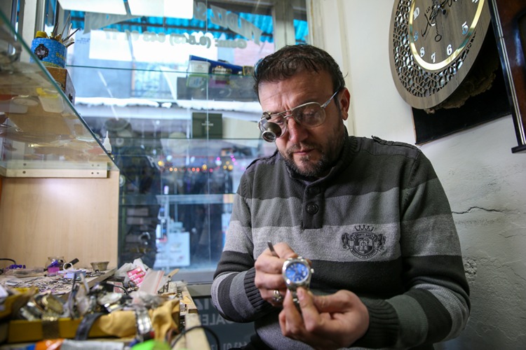 Depremlerde Kaybettiği Ailesinin Mesleğini Sürdürüyor (3)