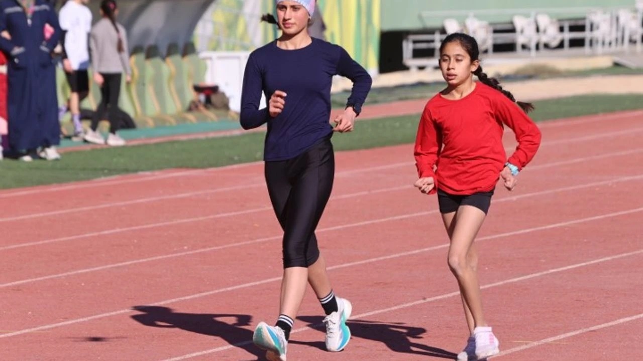 Depremzede Aile, Sporcu Kızlarının Gelecekleri Için Şehir Değiştirdi (2)