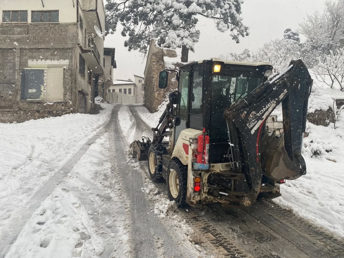 Dulkadiroğlu’nda Karla Mücadele Seferberliği (3)