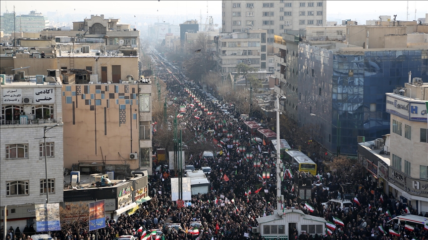 İran'daki Protestolar Köklü Bir Değişimin Ayak Sesleri Mi Yoksa Bir Dönüşüm Sancısı Mı