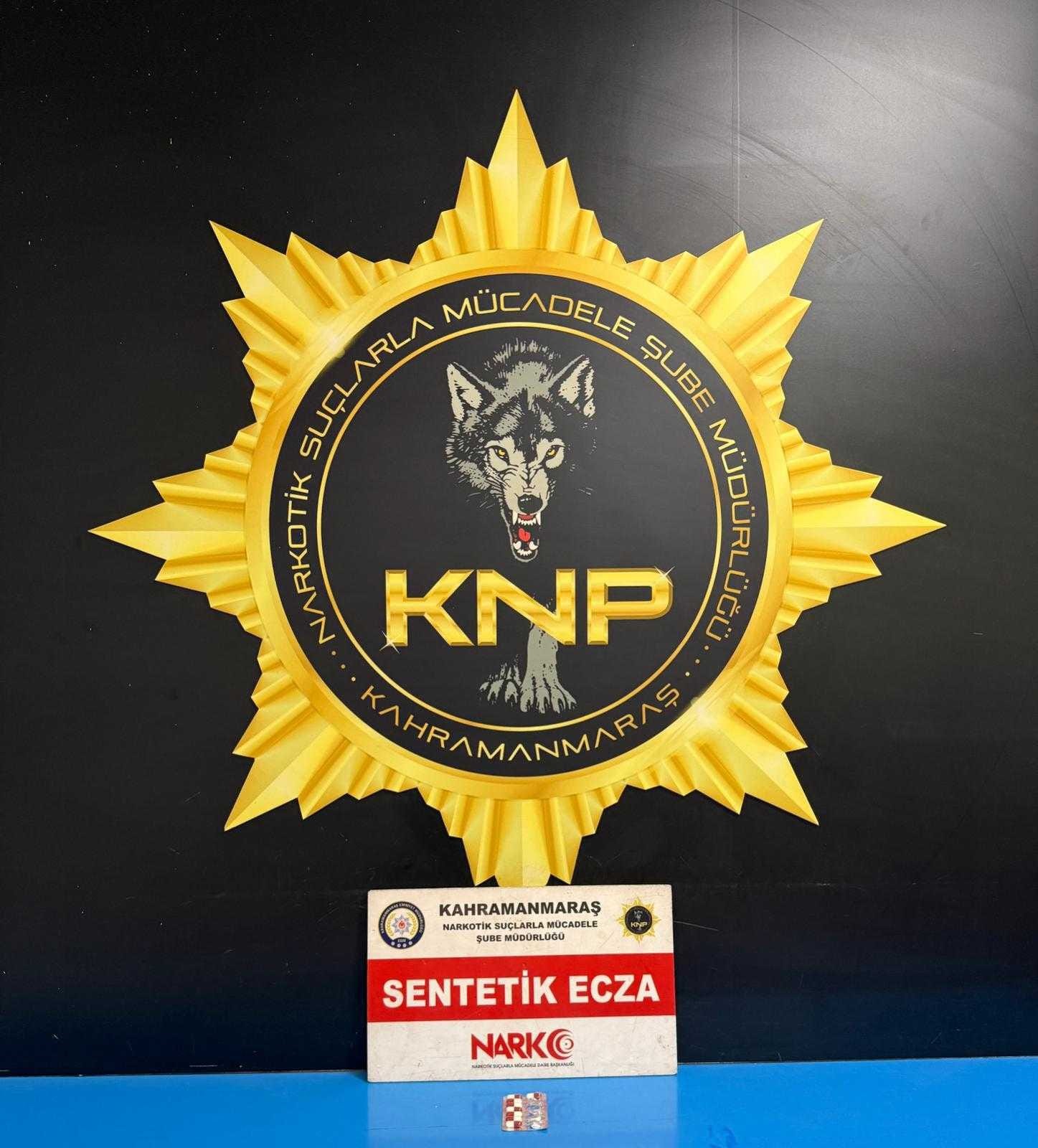 Narkotik Operasyonunda Uyuşturucu Ve Sentetik Haplar Ele Geçirildi (1)