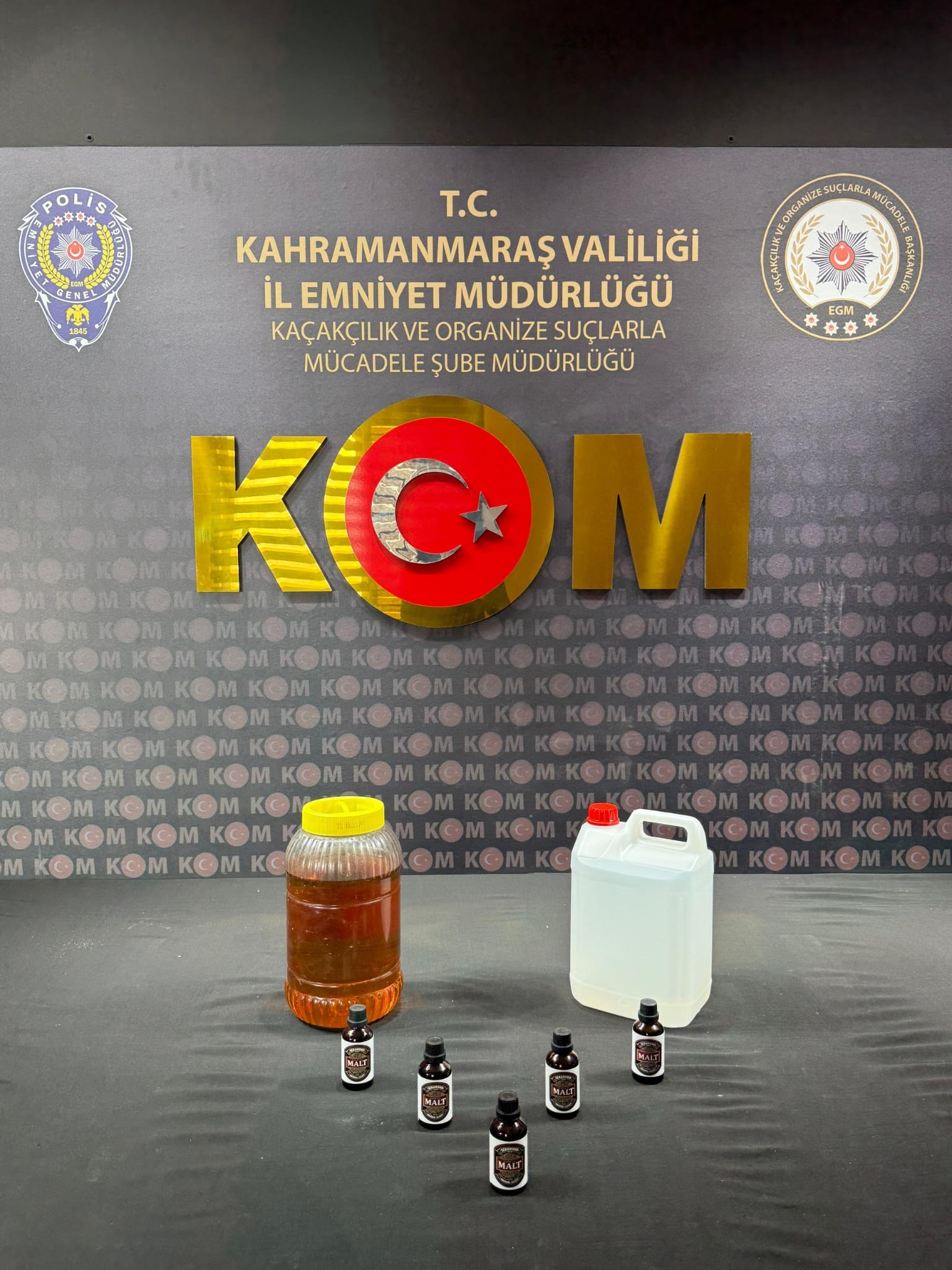 Polisten Kaçakçılığa Geçit Yok (1)