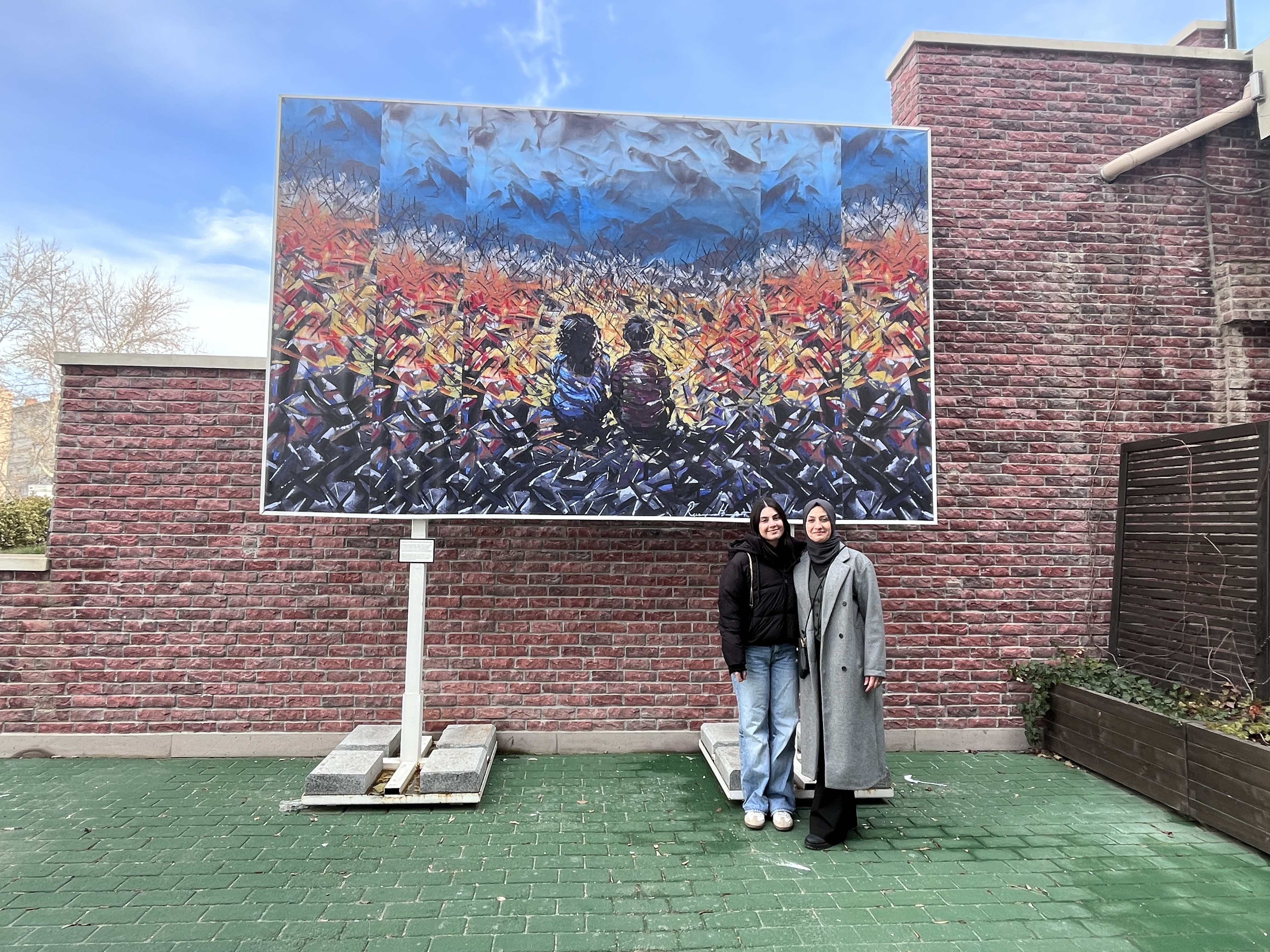 Savasin Cocuklari Avlu Sanat'ta (2)