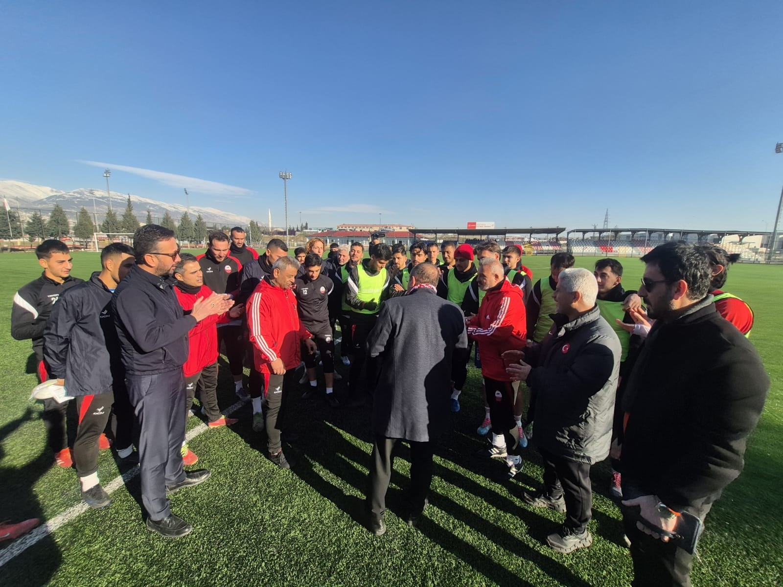 Ünal Ateş’ten Kahramanmaraşspor’a Moral Ziyareti (1)