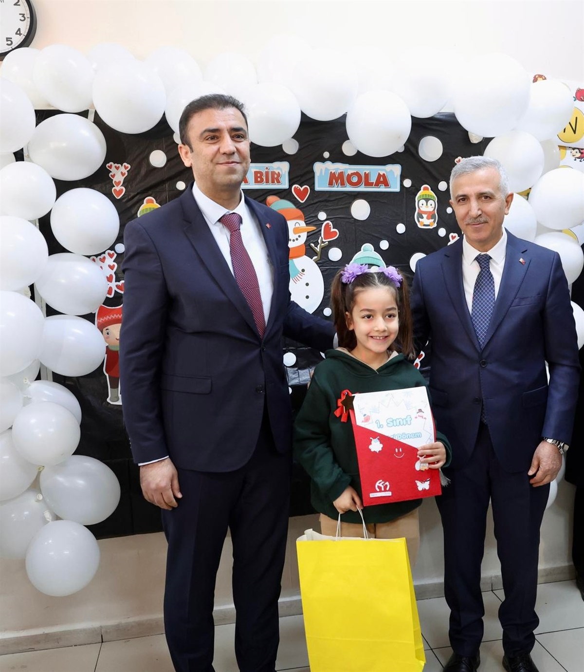 Vali Ünlüer Öğrencilerin Karne Sevincine Ortak Oldu (7)