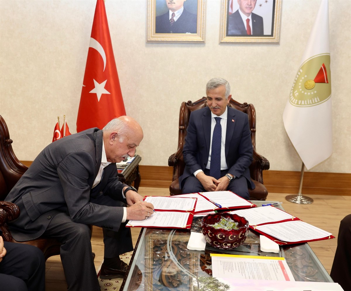 24 Derslikli Erdoğan Gümüşer Ortaokulu Yapım Protokolü İmzalandı (1)