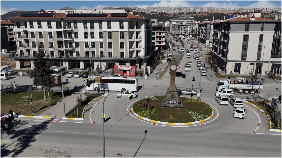 Adıyaman'daki Saat Kulesi 3 Yıldır 04.17'Yi Gösteriyor (2)